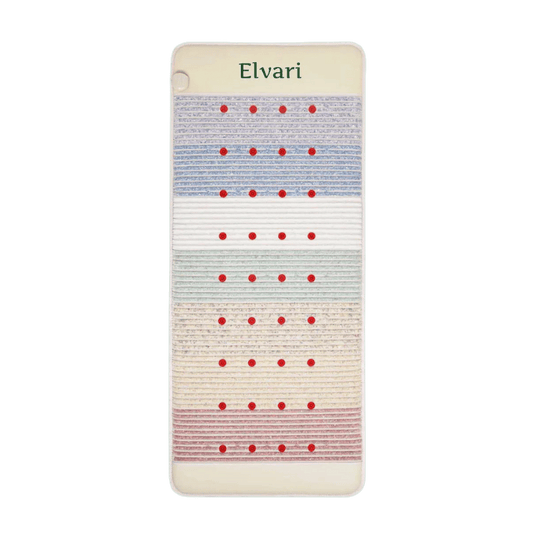 Premium Kristallmatte 2.0 von Elvari mit 18 Schichten und roten Infrarotpunkten für ganzheitliche Entspannung und Therapie.