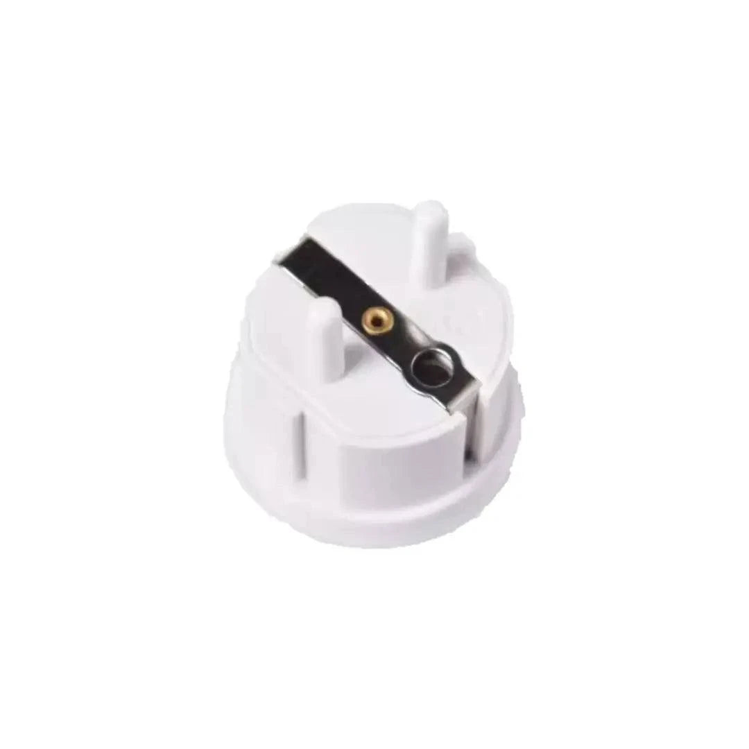 Weißer EU-Erdungsadapter von Elvari mit Schutzkontakt für Grounding-Anwendungen. Ideal als Ersatzadapter für Erdungsartikel online kaufen.